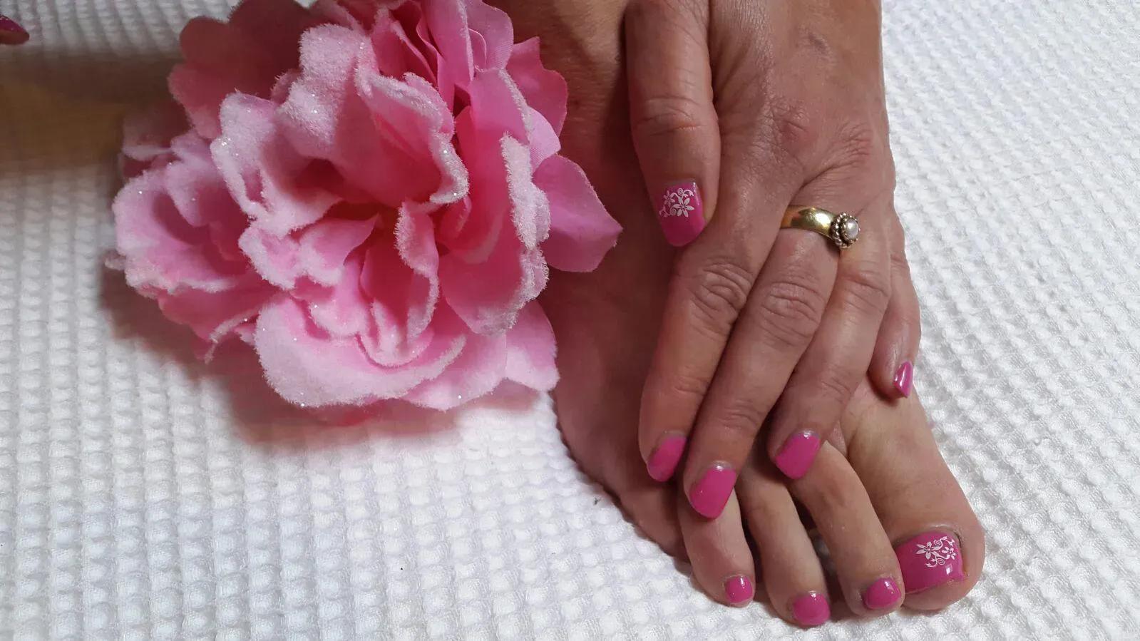Nail design by Nails For U